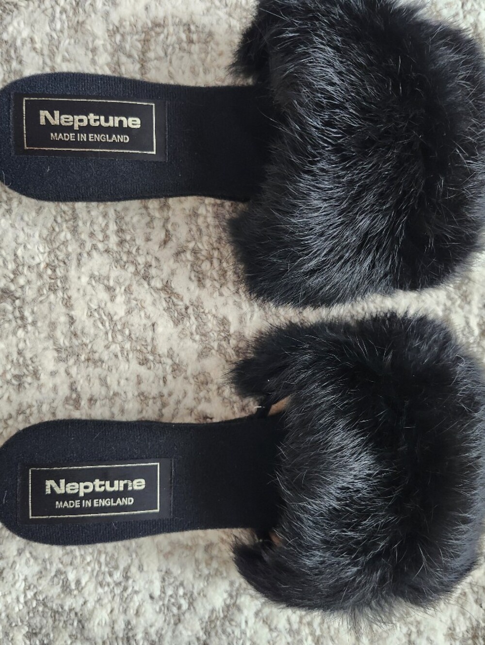 Neptune England Black Nature Fur Slide Sandals New No Tag